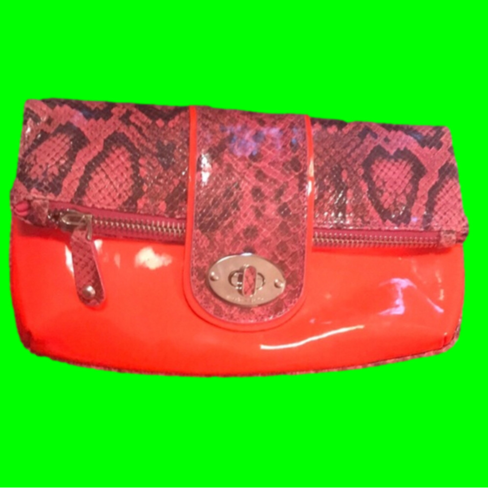 SALE! VALERIA Smith Clutch-Nwot